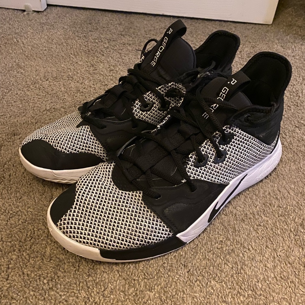 Men’s Paul George Nike Basketball shoes